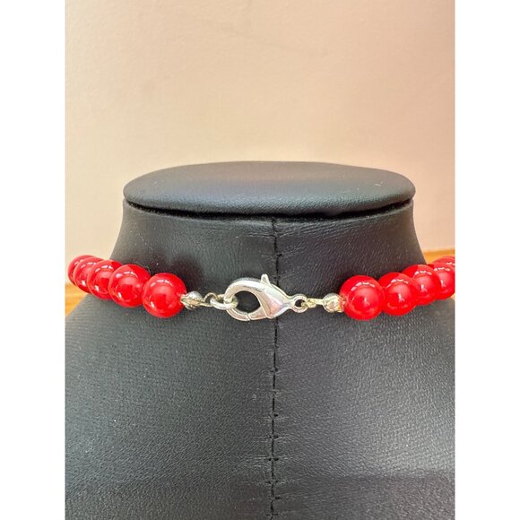 Red Graduated Bubble Gum Beaded Necklace With Lobster Claw Clasp - Picture 3 of 5